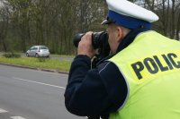 Policjanci zabrzańskiej drogówki podczas działań z fotorejestratorem wykroczeń