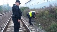 Zabrzańscy policjanci na miejscu śmiertelnego potrącenia przez pociąg 25-letniego męzczyzny