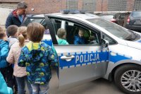 Wizyta uczniów Szkoły Podstawowej na 17 w Zabrzu w Komendzie Miejskie Policji przy ulicy 1 Maja 10