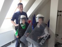 Uczniowie SP 25 w Zabrzu podczas spotkania z dzielnicowymi w Komisariacie II Policji w Zabrzu