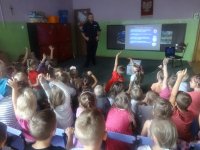 Zabrzański policjant podczas spotkania z przedszkolakami