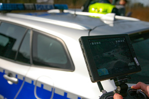 Na zdjęciu panel sterujący  policyjnym dronem.